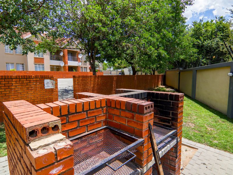 Beautifull Apartment with Sliding Door and Patio - Photo 10