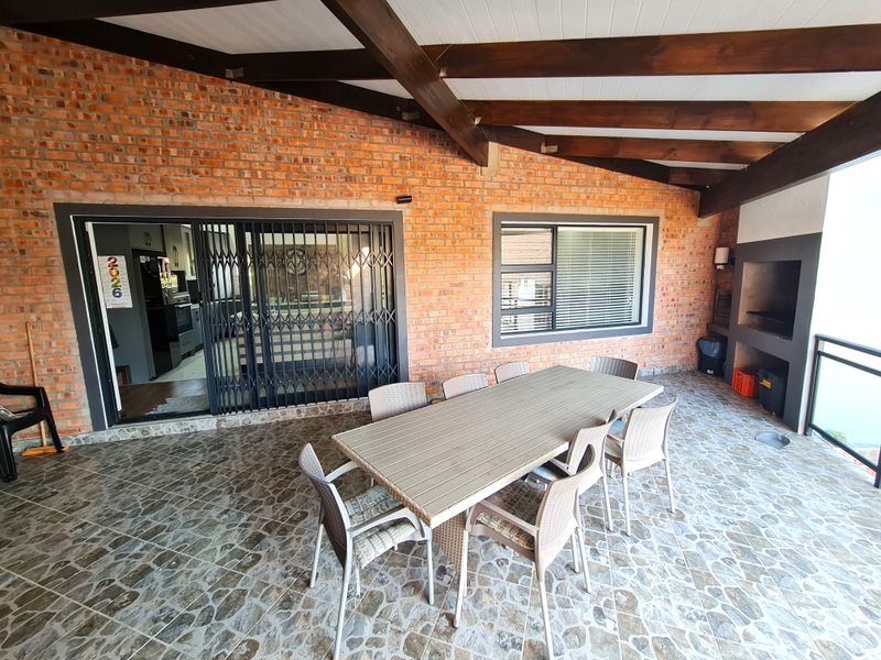 Stylish Modern Family Home on the Kloof in Noorsekloof, Jeffreys Bay - Photo 9