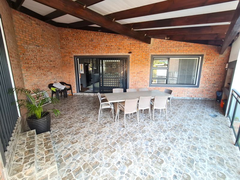 Stylish Modern Family Home on the Kloof in Noorsekloof, Jeffreys Bay - Photo 8