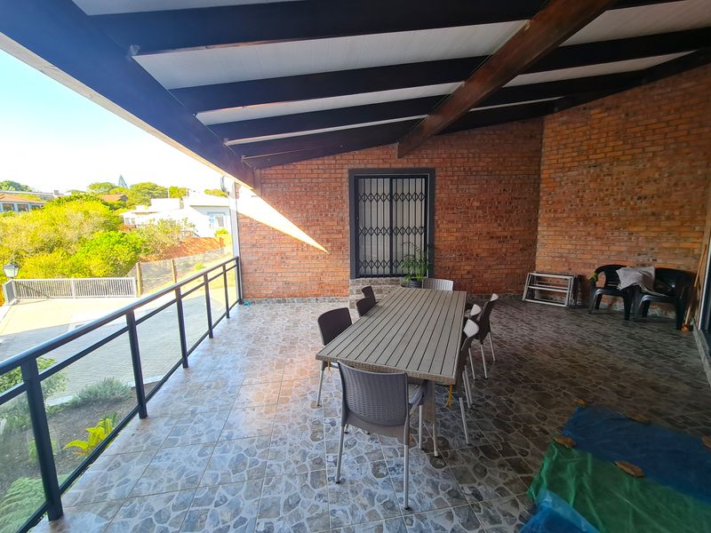 Stylish Modern Family Home on the Kloof in Noorsekloof, Jeffreys Bay - Photo 7