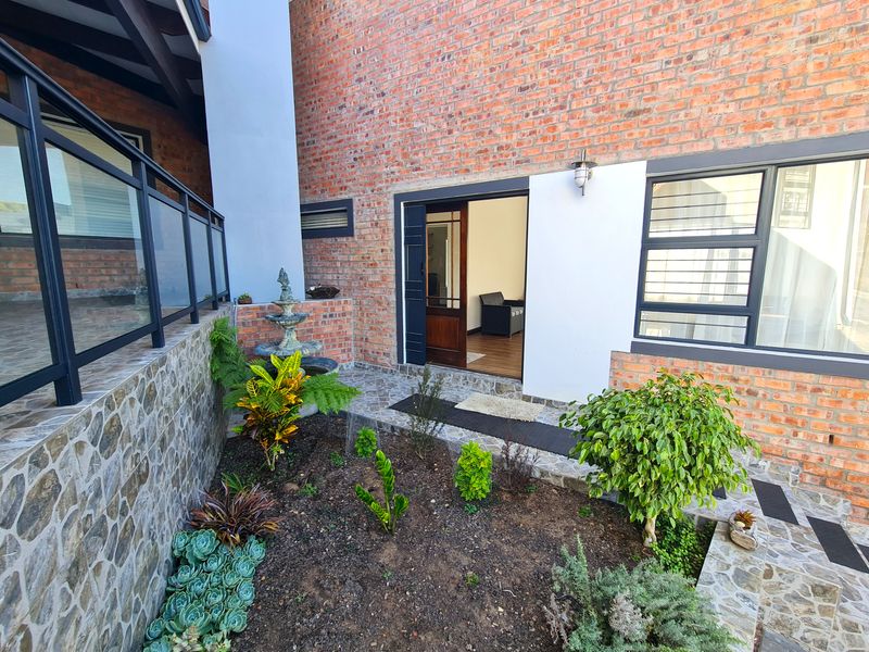 Stylish Modern Family Home on the Kloof in Noorsekloof, Jeffreys Bay - Photo 5