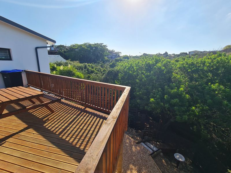 Stylish Modern Family Home on the Kloof in Noorsekloof, Jeffreys Bay - Photo 4