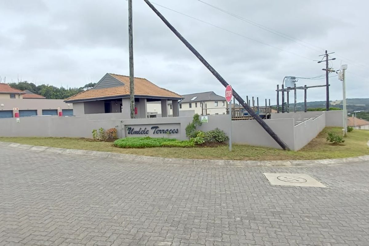 Charming 3-Bedroom Home in Kidds Beach - Photo 3