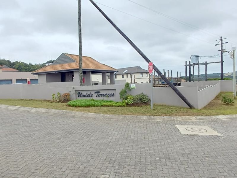 Charming 3-Bedroom Home in Kidds Beach - Photo 3