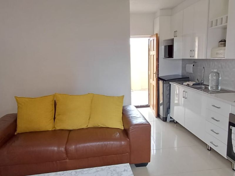 Charming 3-Bedroom Home in Kidds Beach - Photo 9