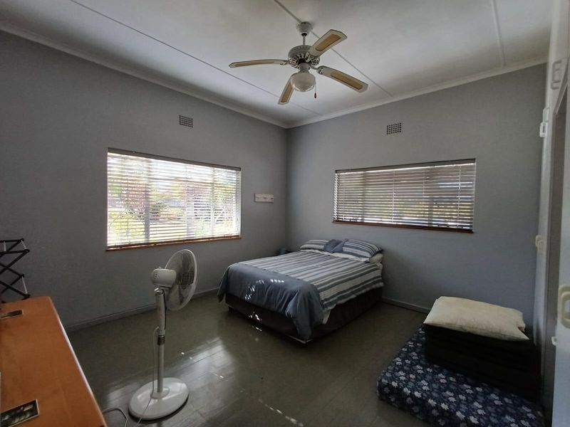 Porterville: Spacious Family Home in Porterville - Photo 10