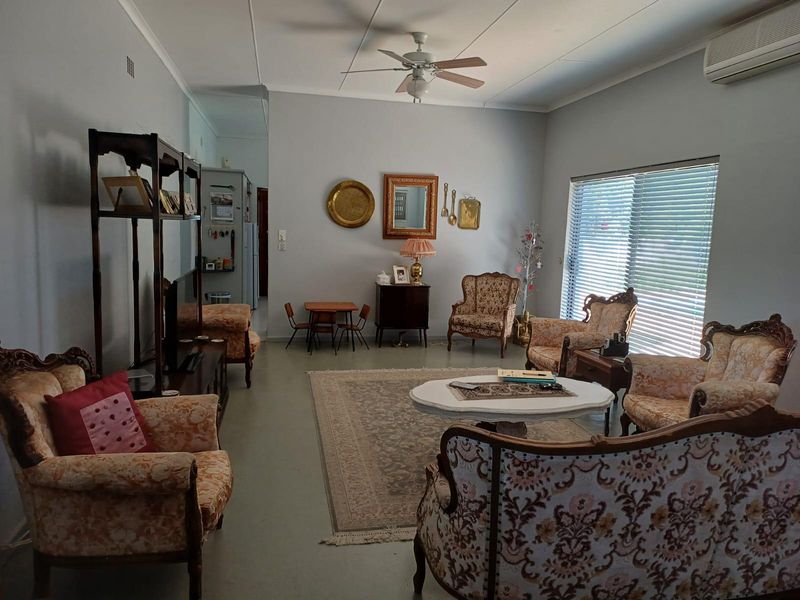Porterville: Spacious Family Home in Porterville - Photo 8