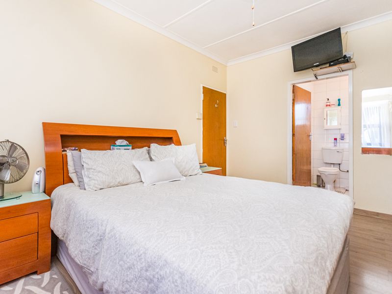 Stunning 3-Bedroom House For Sale in Mindalore, Krugersdorp – Perfect For Family Living! - Photo 9