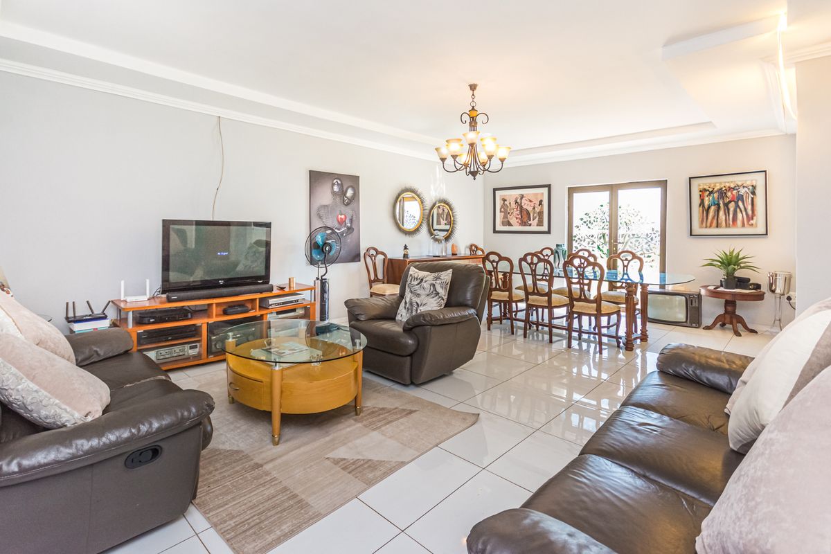 Stunning 3-Bedroom House For Sale in Mindalore, Krugersdorp – Perfect For Family Living! - Photo 5