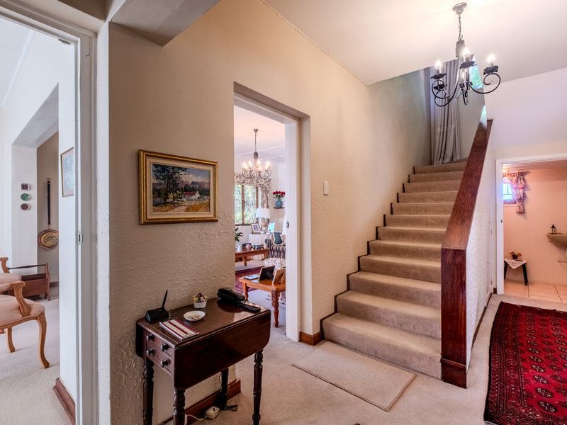 Classic Charm with Timeless Appeal - Photo 6