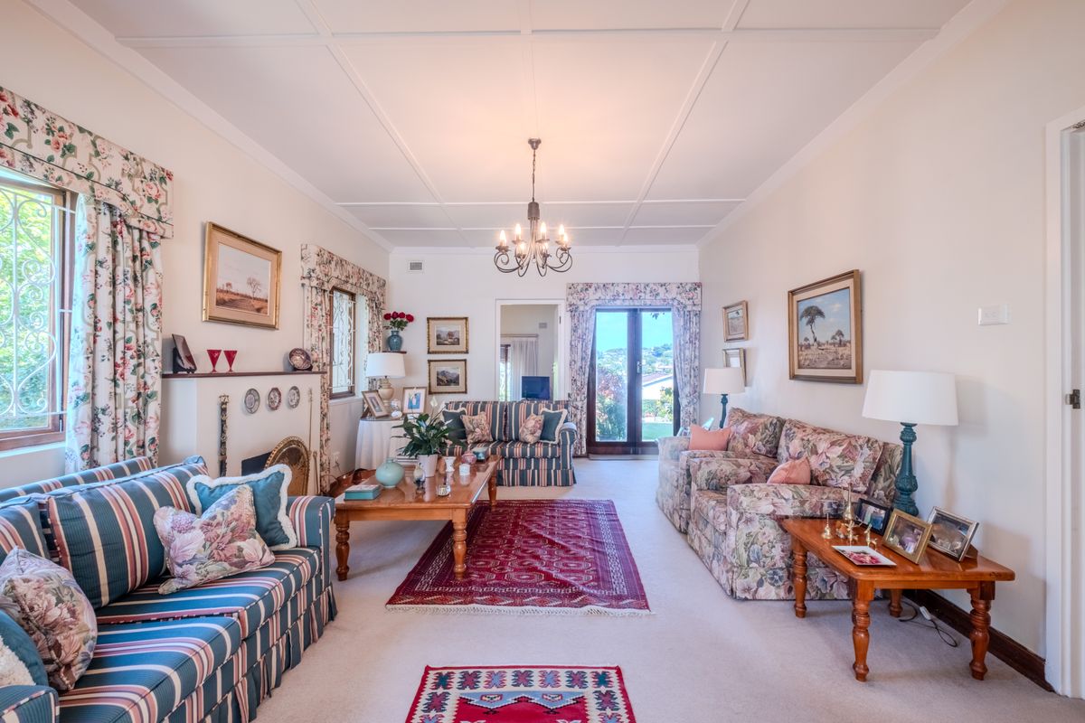 Classic Charm with Timeless Appeal - Photo 5