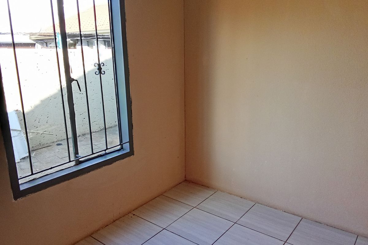 House For Sale In Evaton - Photo 5