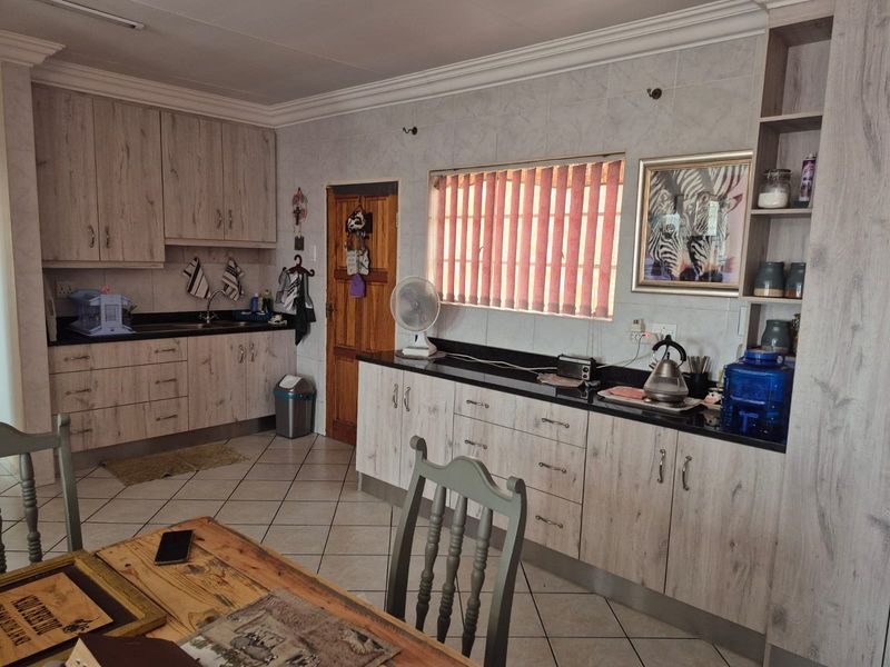 Easy Living: Off-the-Grid Lock-Up-and-Go Townhouse - Photo 10