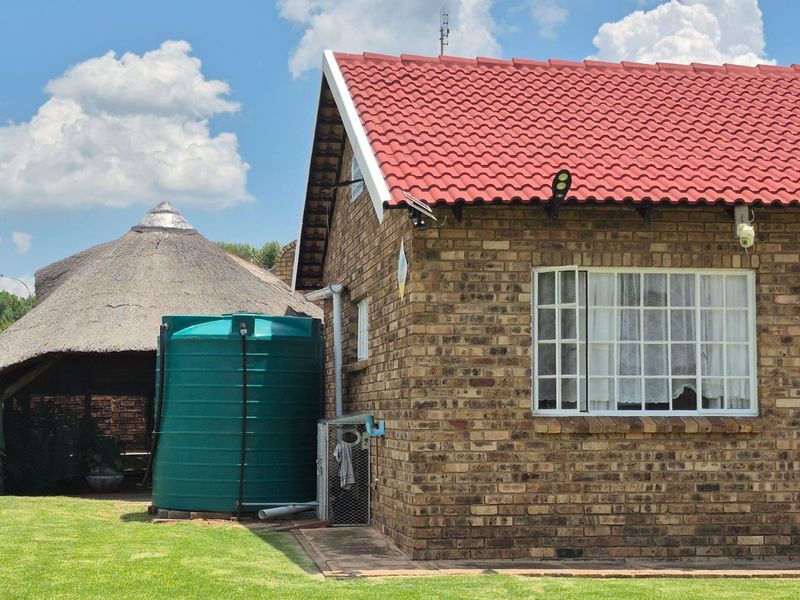 Easy Living: Off-the-Grid Lock-Up-and-Go Townhouse - Photo 3