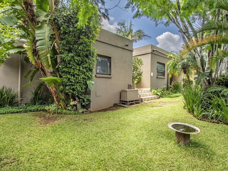 Sustainable Home with Solar System and Back Up Water - Photo 4