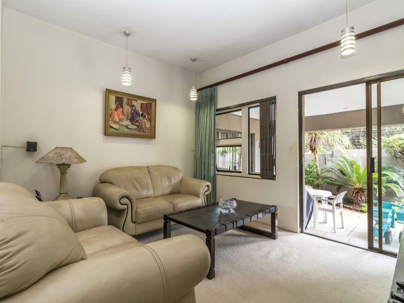 Sustainable Home with Solar System and Back Up Water - Photo 8