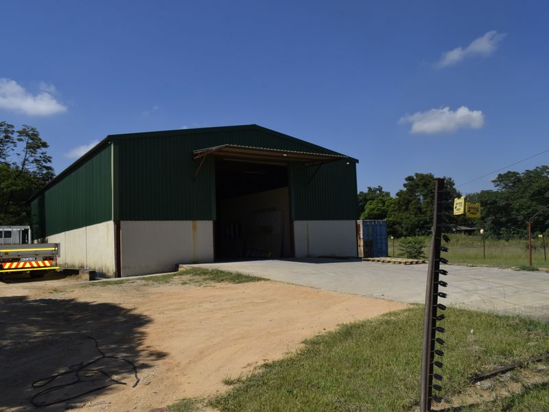 Prime Plot Property on Busy Road – 22,000 m2 - Photo 3