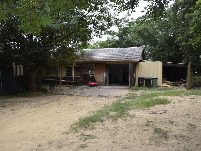 Prime Plot Property on Busy Road – 22,000 m2 - Photo 8