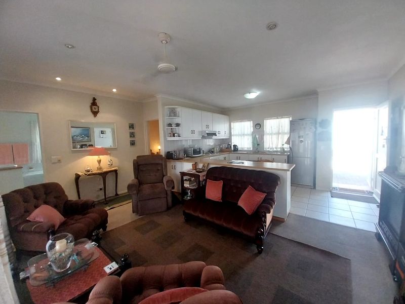 Cozy 2 bedroom house for sale in secure gated complex - Photo 6