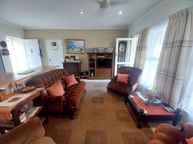 Cozy 2 bedroom house for sale in secure gated complex - Photo 5