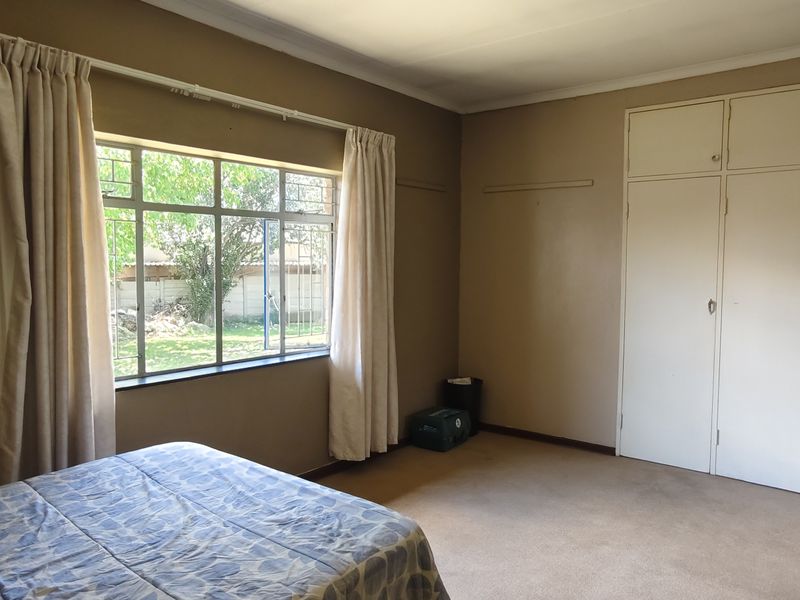 Neat And Central Located - Photo 8