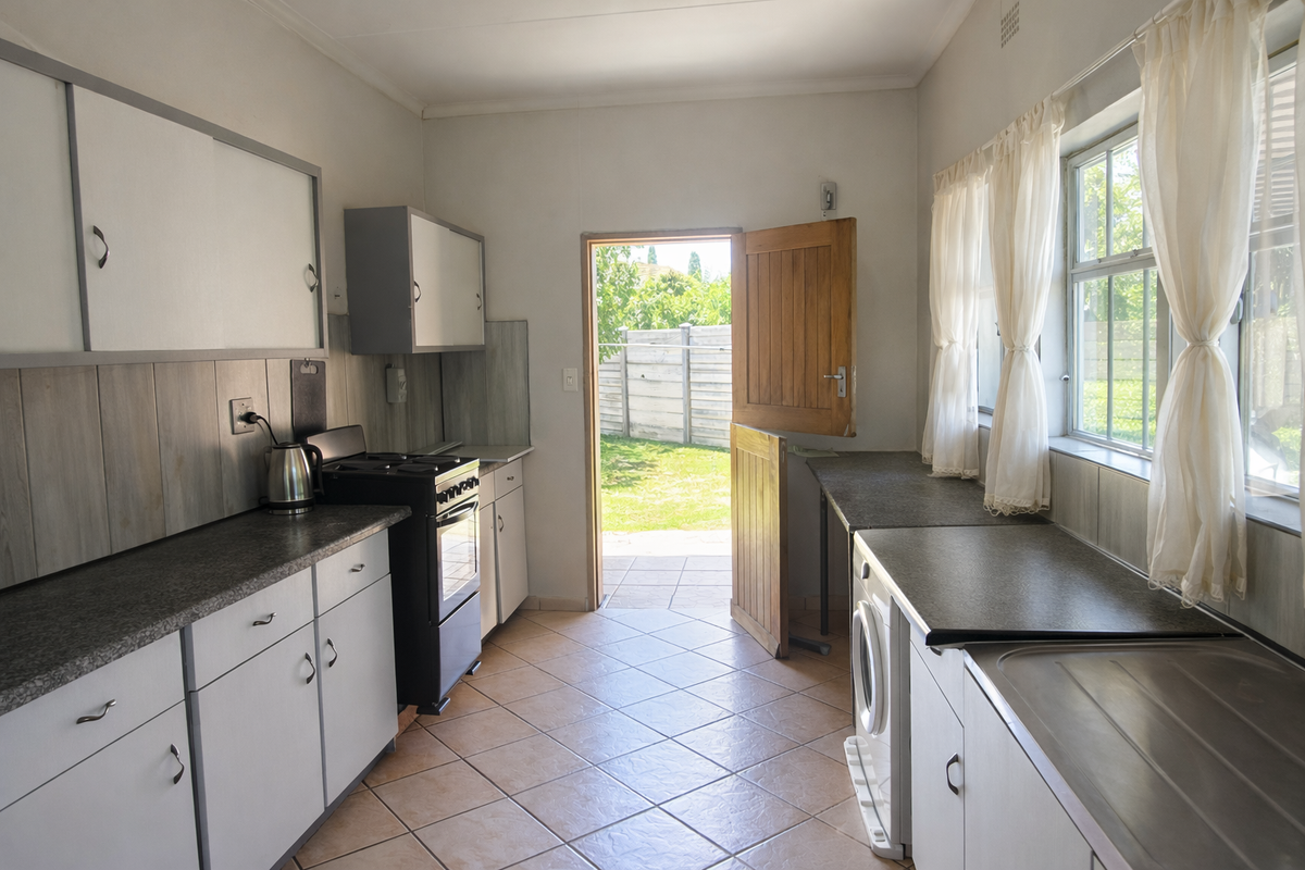 Neat And Central Located - Photo 5