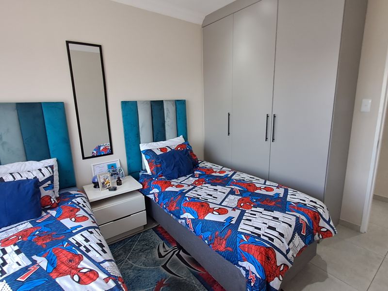 Stylish New 3 Bedroom Home Offering Comfort & Convenience - Photo 8