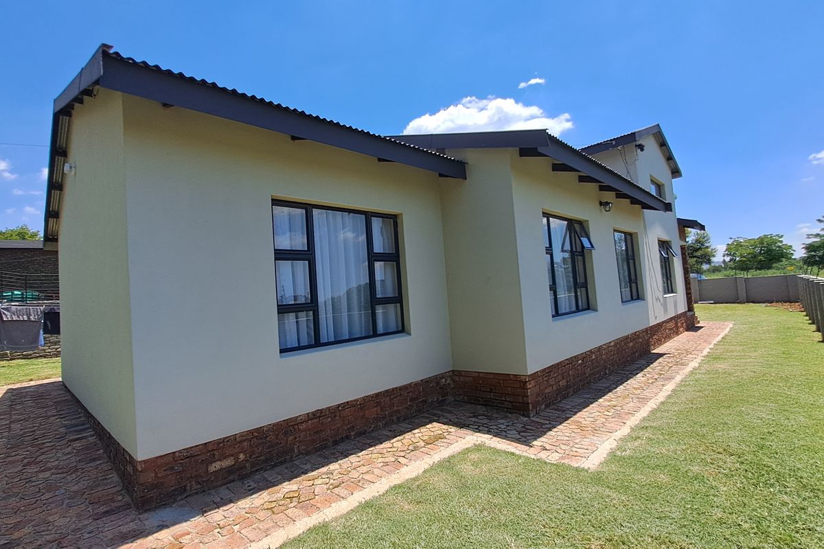 Stylish New 3 Bedroom Home Offering Comfort & Convenience - Photo 5