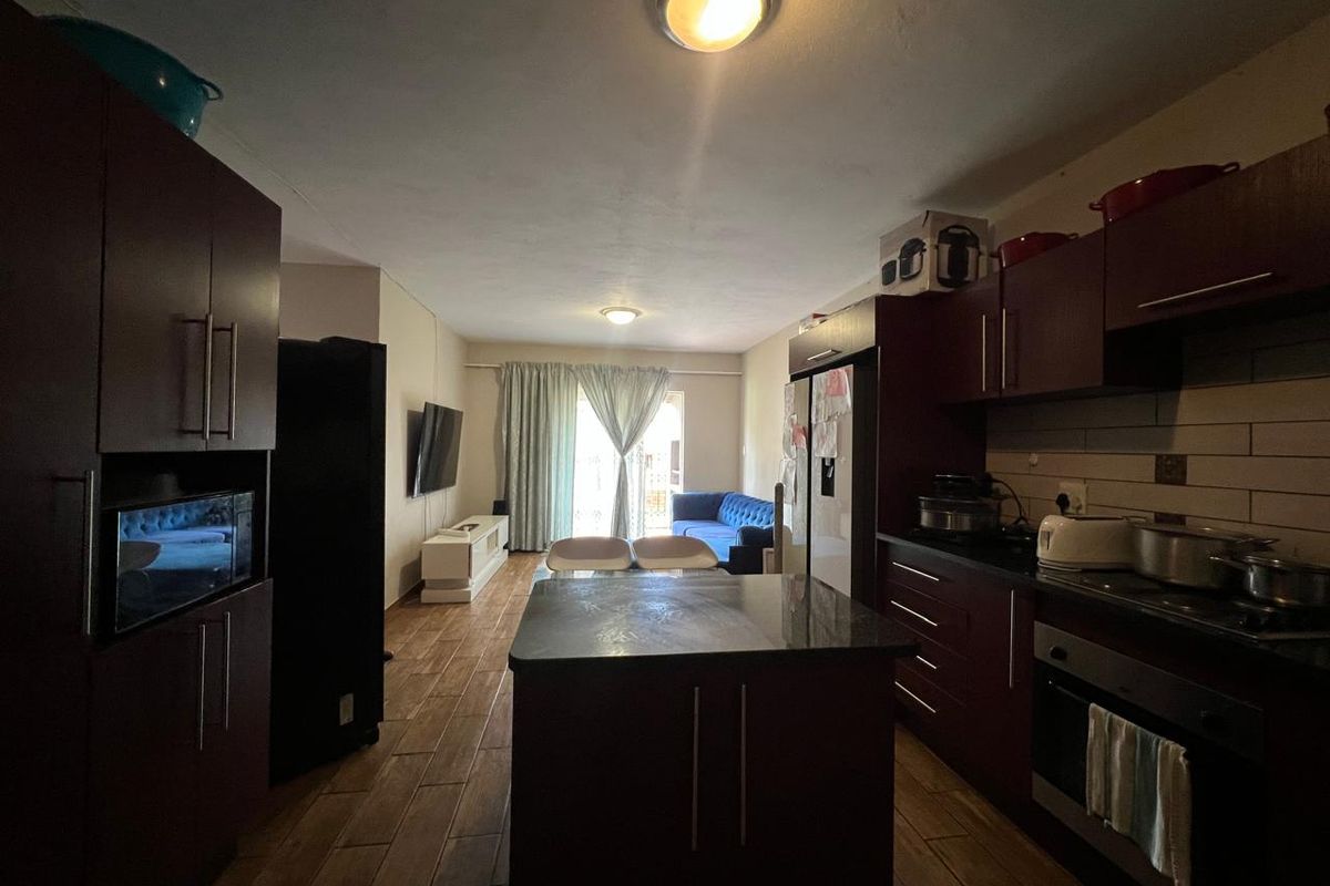 Discover Your Dream Home in Waterval East! - Photo 2