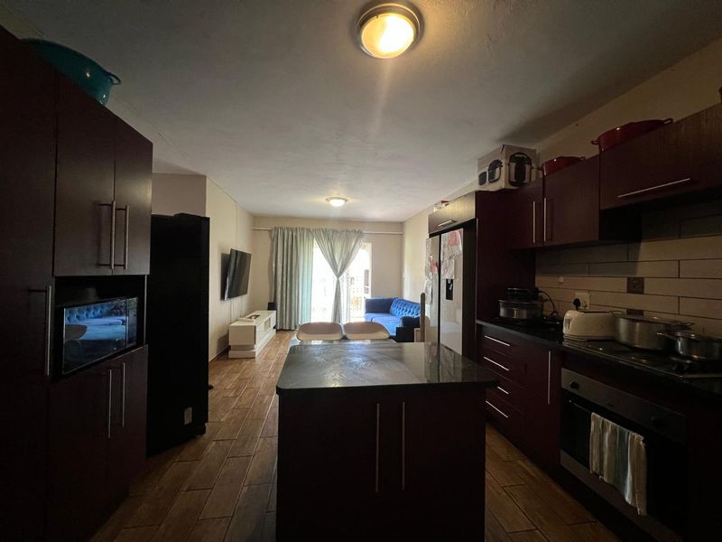 Discover Your Dream Home in Waterval East! - Photo 2