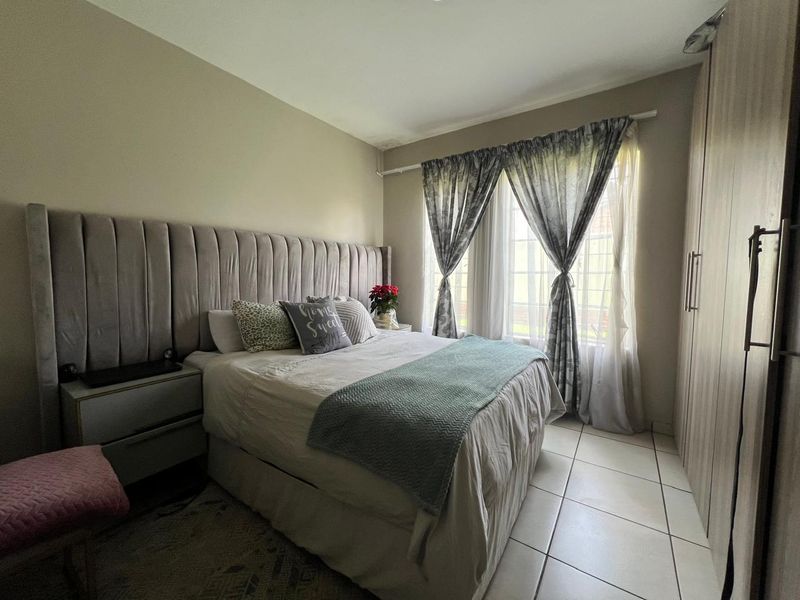 Discover Your Dream Home in Waterval East! - Photo 8