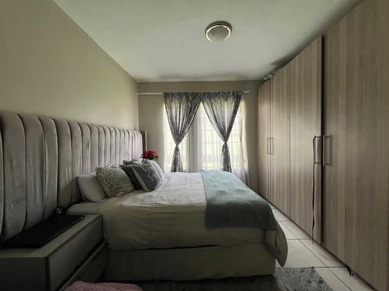 Discover Your Dream Home in Waterval East! - Photo 7