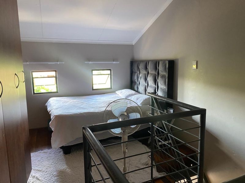 Modern Loft Apartment with Balcony Views in Dassierand - Photo 4