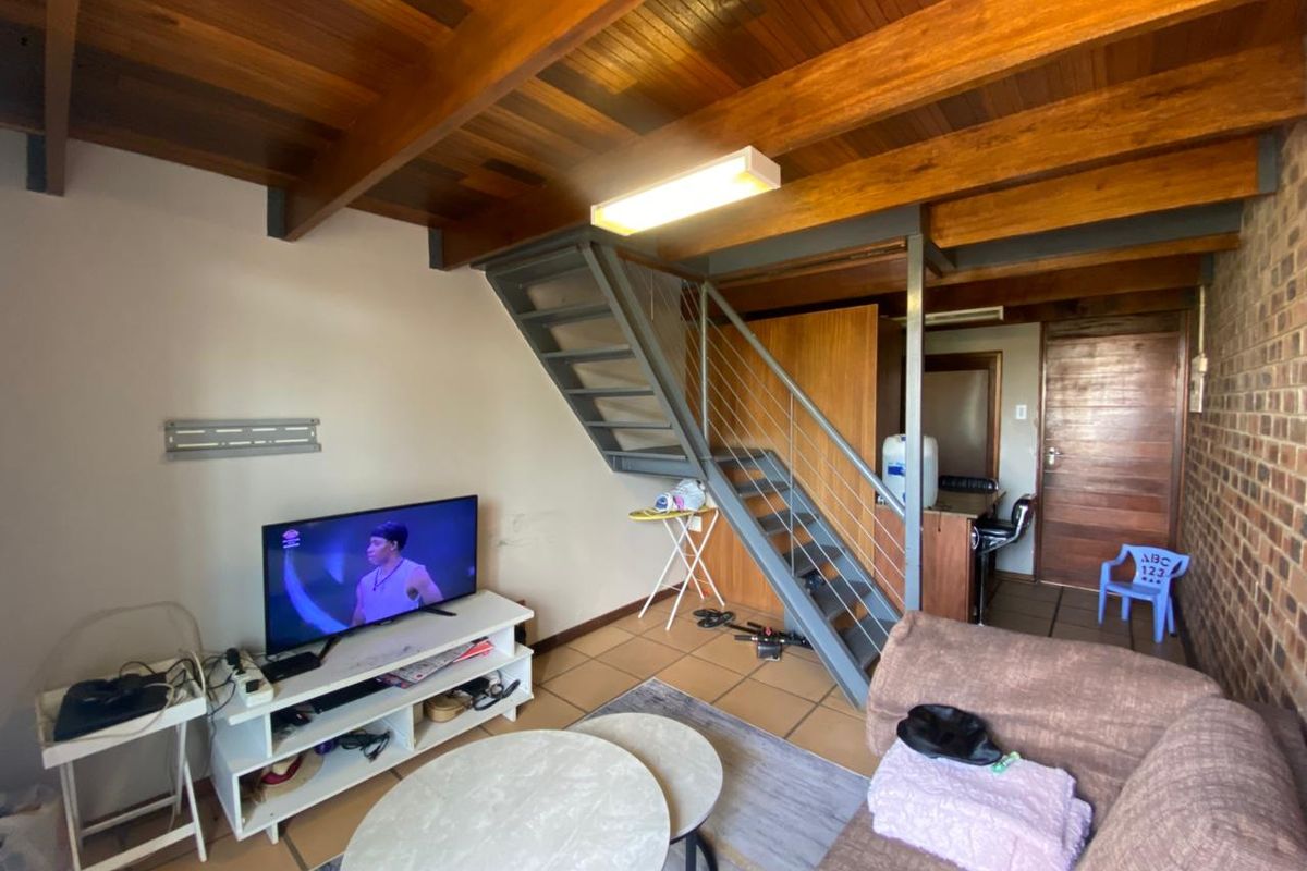 Modern Loft Apartment with Balcony Views in Dassierand - Photo 2