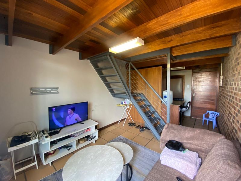 Modern Loft Apartment with Balcony Views in Dassierand - Photo 2