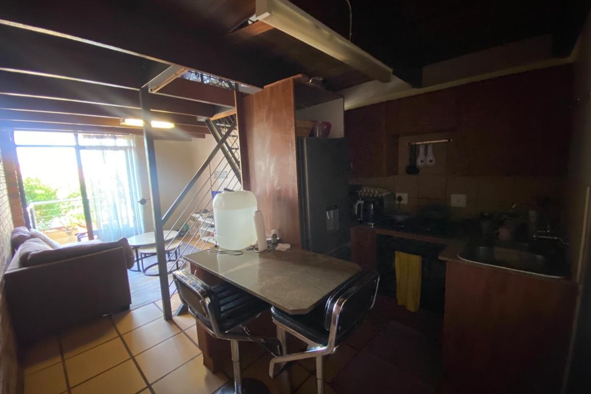 Modern Loft Apartment with Balcony Views in Dassierand - Photo 3