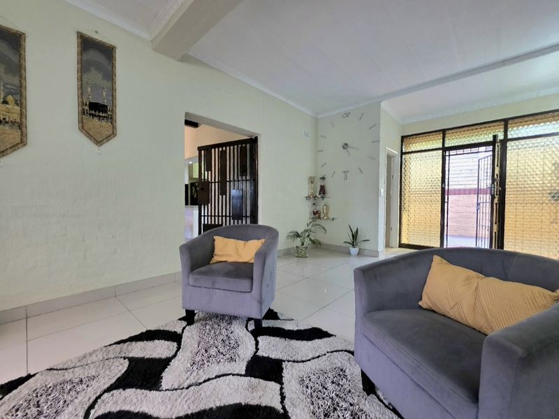 Stunning, Move in Ready home in the heart of Athlone Park!! - Photo 9