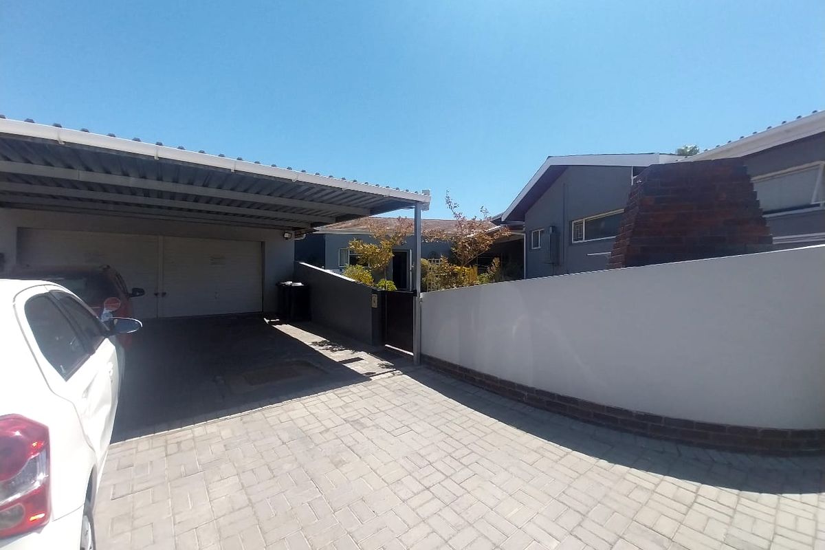 Charming Home in a Quiet Robertson Neighbourhood - Photo 4