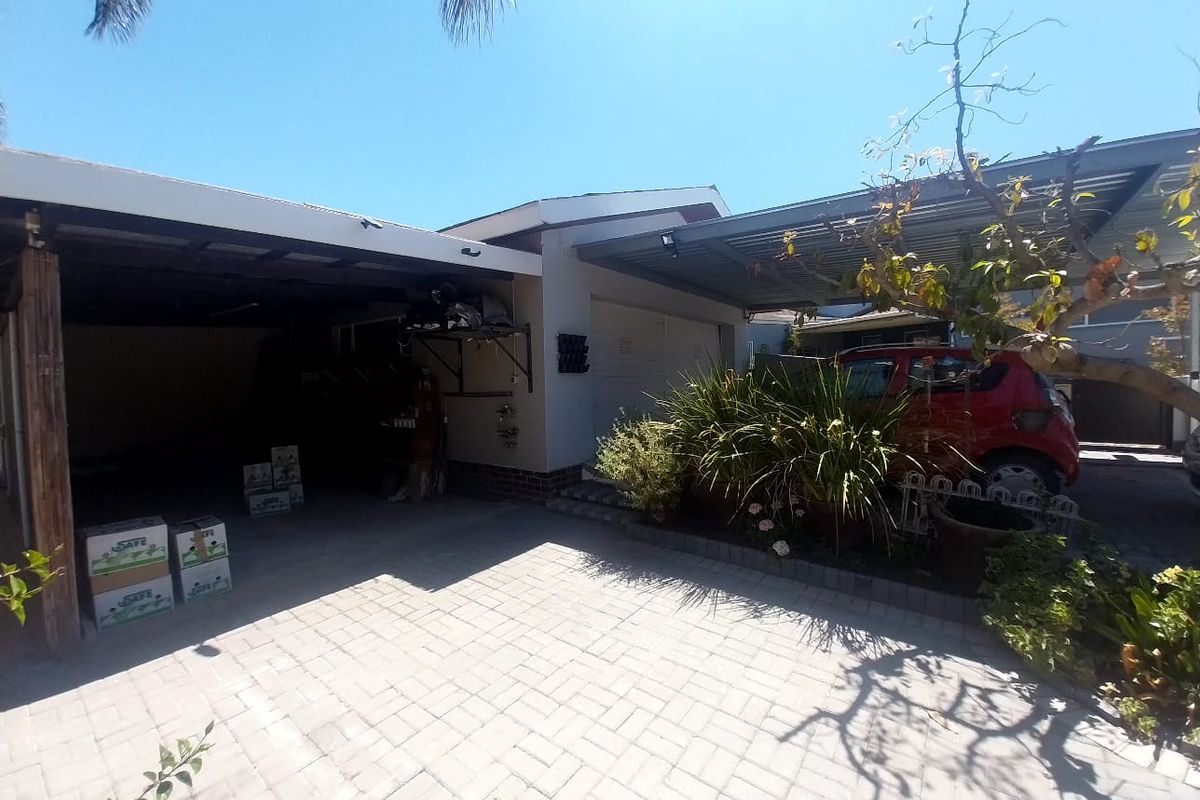 Charming Home in a Quiet Robertson Neighbourhood - Photo 5