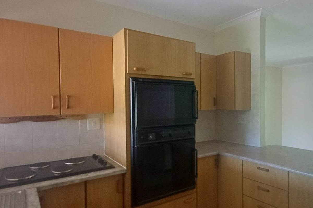 UNIT IN RETIREMENT VILLAGE. - Photo 5