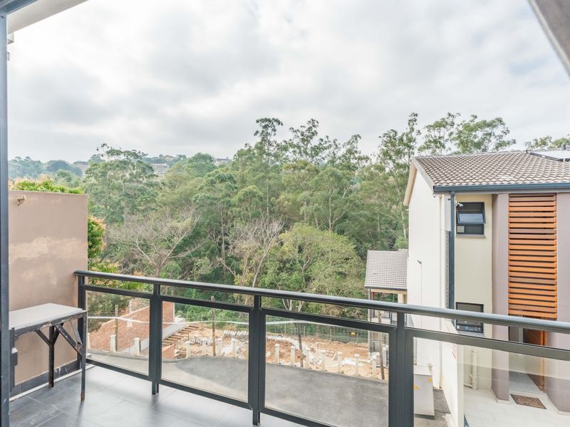 Contemporary Pet-friendly Townhouse in Serene Eco-Estate! - Photo 10