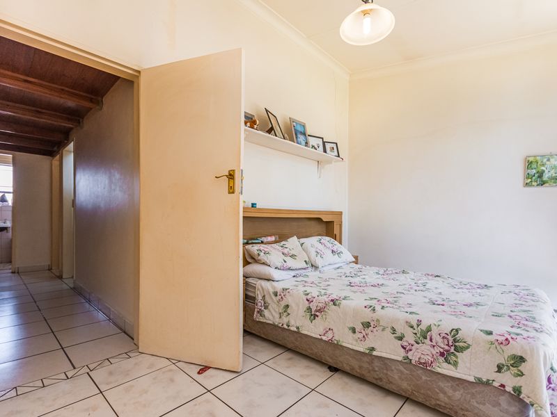 3-Bedroom Townhouse With Loft For Sale in Krugersdorp North - Photo 7