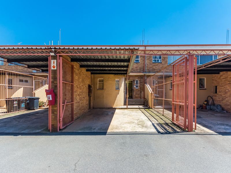 3-Bedroom Townhouse With Loft For Sale in Krugersdorp North - Photo 2