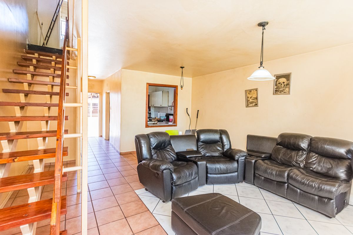 3-Bedroom Townhouse With Loft For Sale in Krugersdorp North - Photo 3