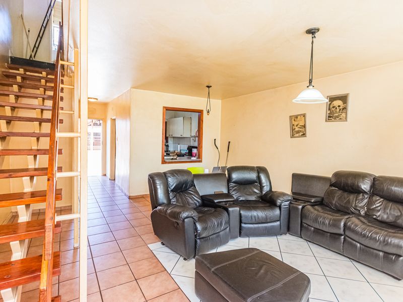 3-Bedroom Townhouse With Loft For Sale in Krugersdorp North - Photo 3