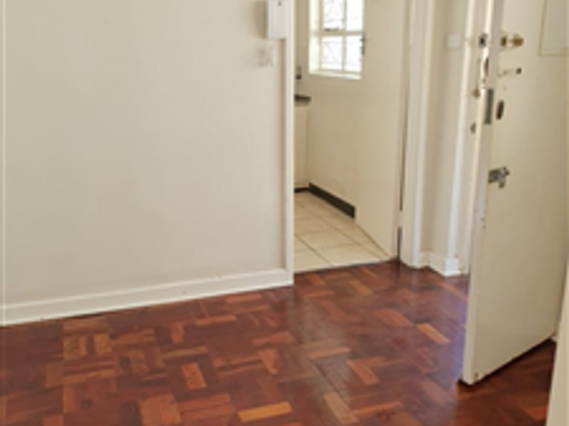 One bedroom  with Lock up  Garage Glenwood-Investors - Photo 4