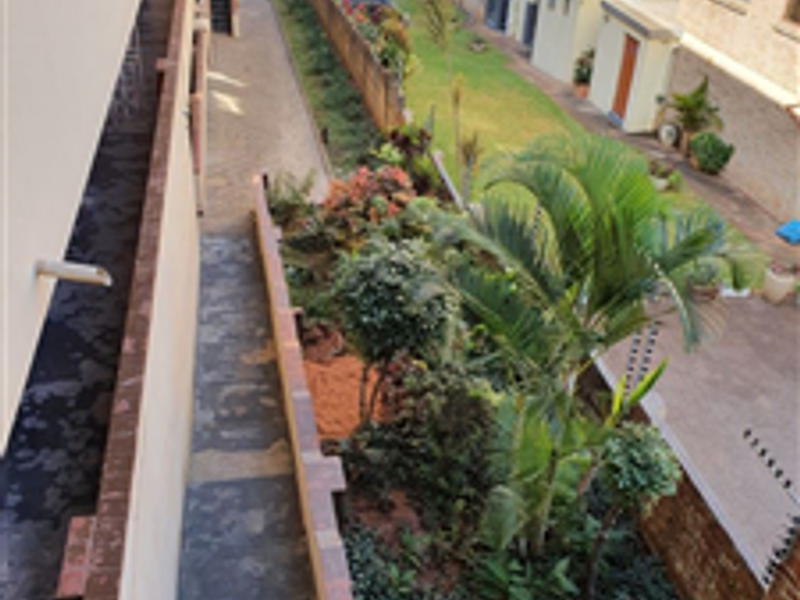 One bedroom  with Lock up  Garage Glenwood-Investors - Photo 7