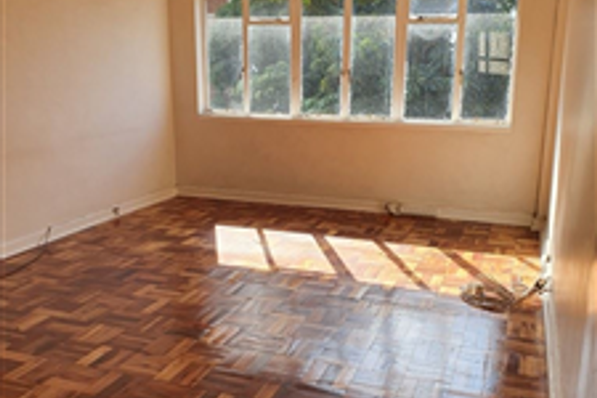 One bedroom  with Lock up  Garage Glenwood-Investors - Photo 3