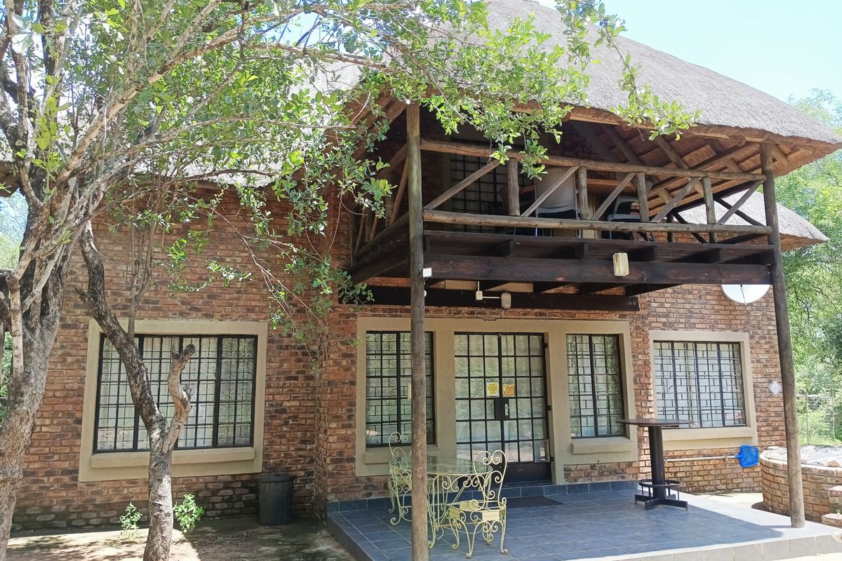 Charming 3-bedroom house for sale in Marloth Park – your perfect getaway in nature's paradise await - Photo 2