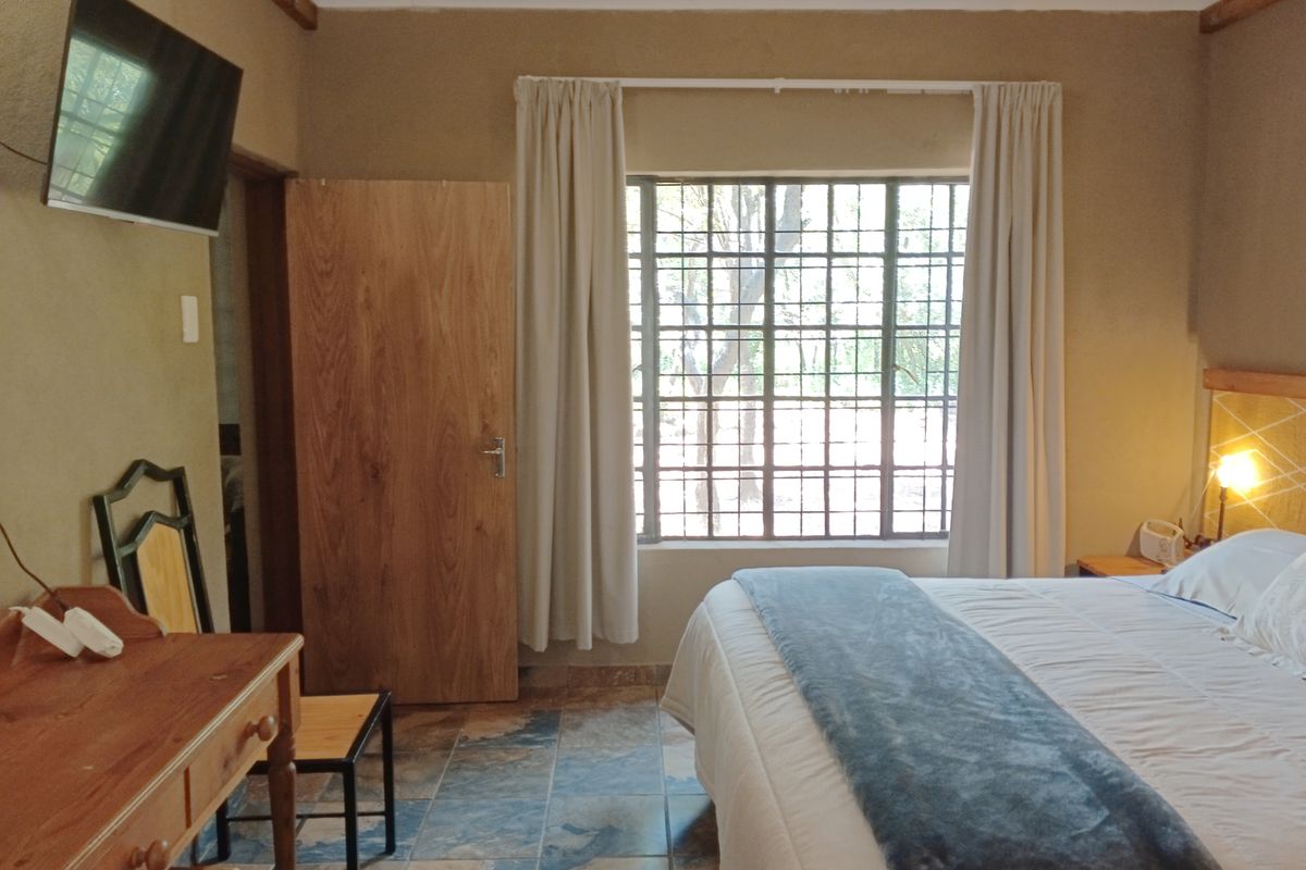 Charming 3-bedroom house for sale in Marloth Park – your perfect getaway in nature's paradise await - Photo 3